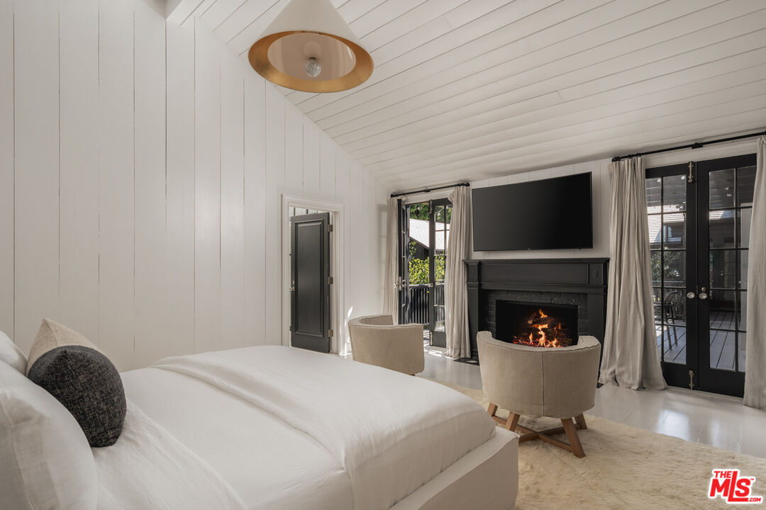 250 S Chadbourne Ave