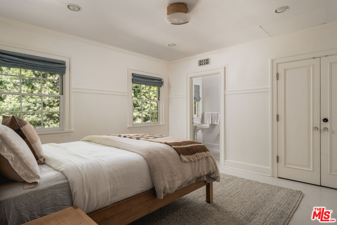 250 S Chadbourne Ave