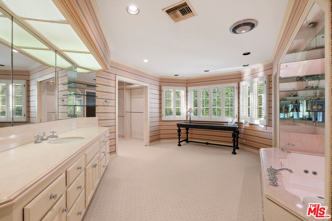 524 N Rockingham Ave