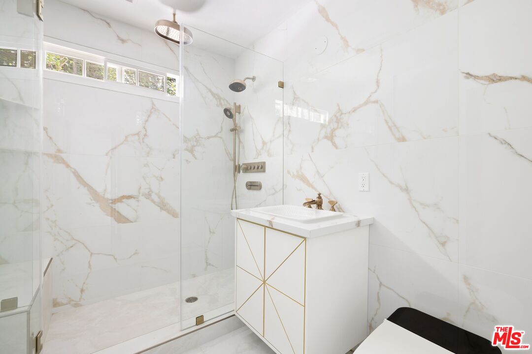 1727 Stone Canyon Rd