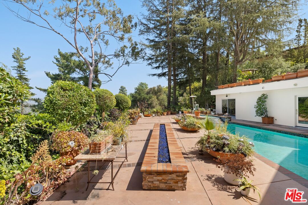 1727 Stone Canyon Rd