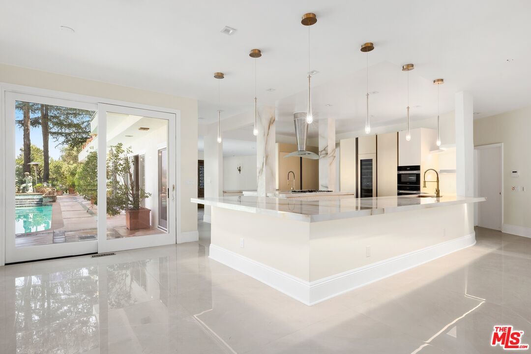 1727 Stone Canyon Rd