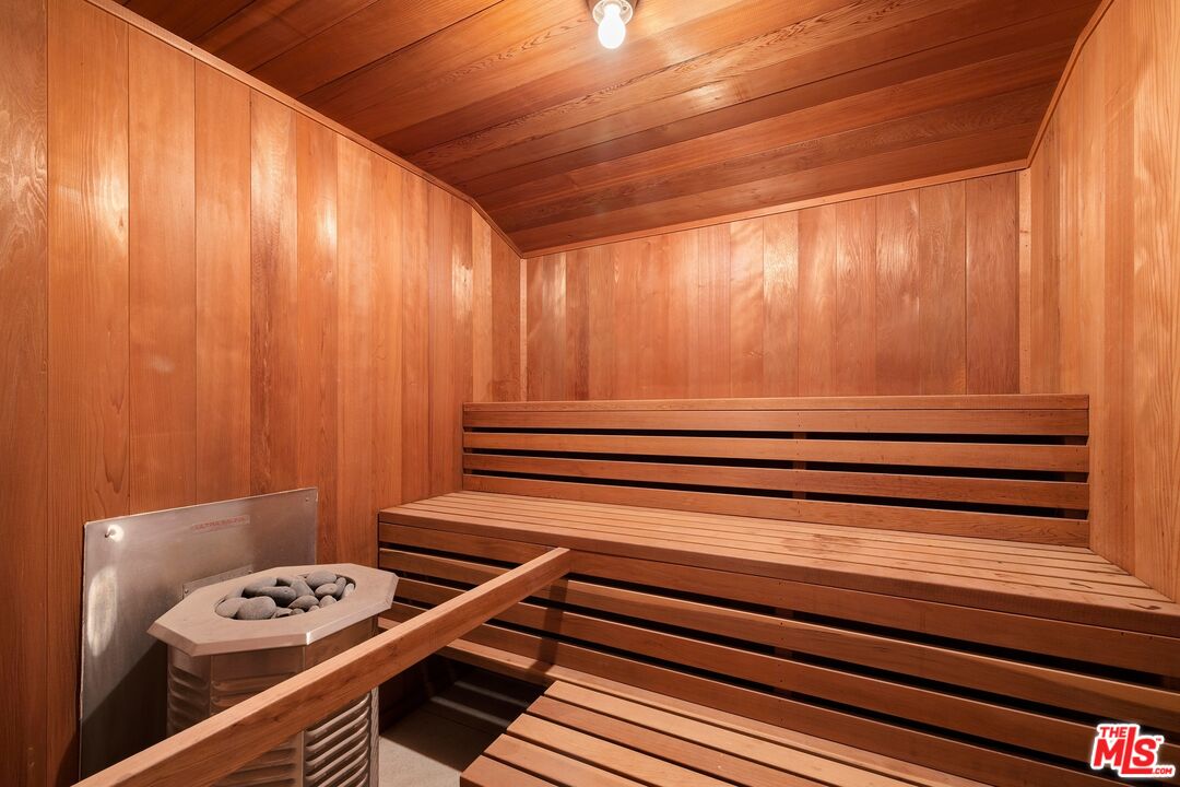 1727 Stone Canyon Rd