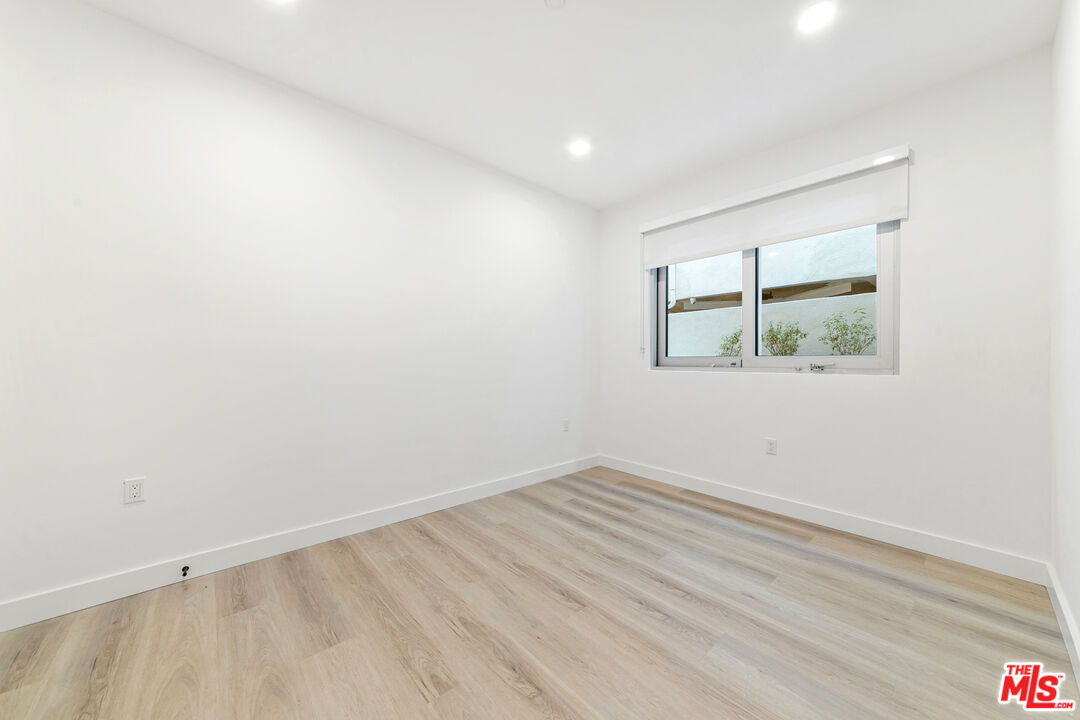 1257 N Sweetzer Ave Unit: 101