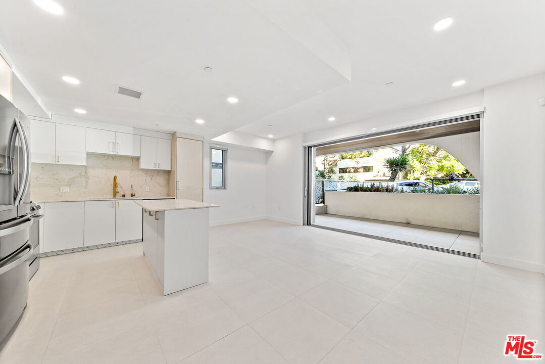 1257 N Sweetzer Ave Unit: 101