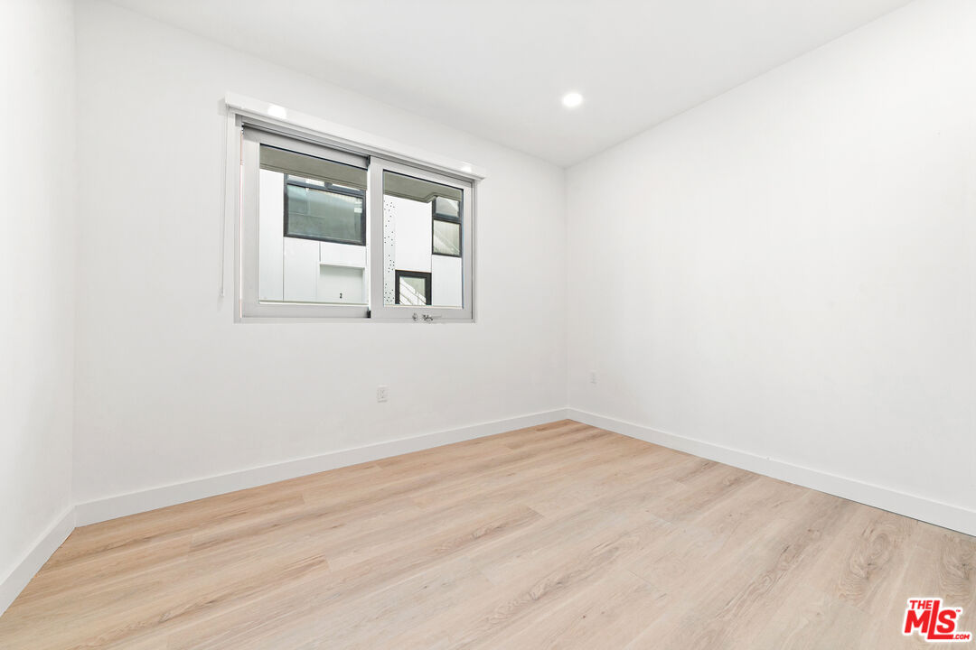 1257 N Sweetzer Ave Unit: 104