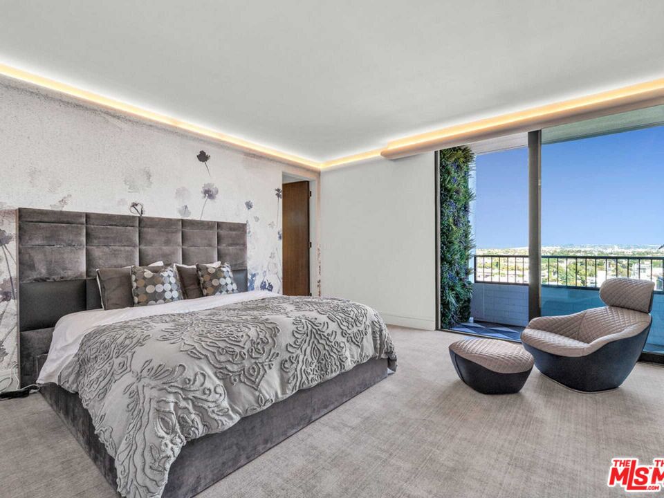 1100 Alta Loma Rd Unit: 1404