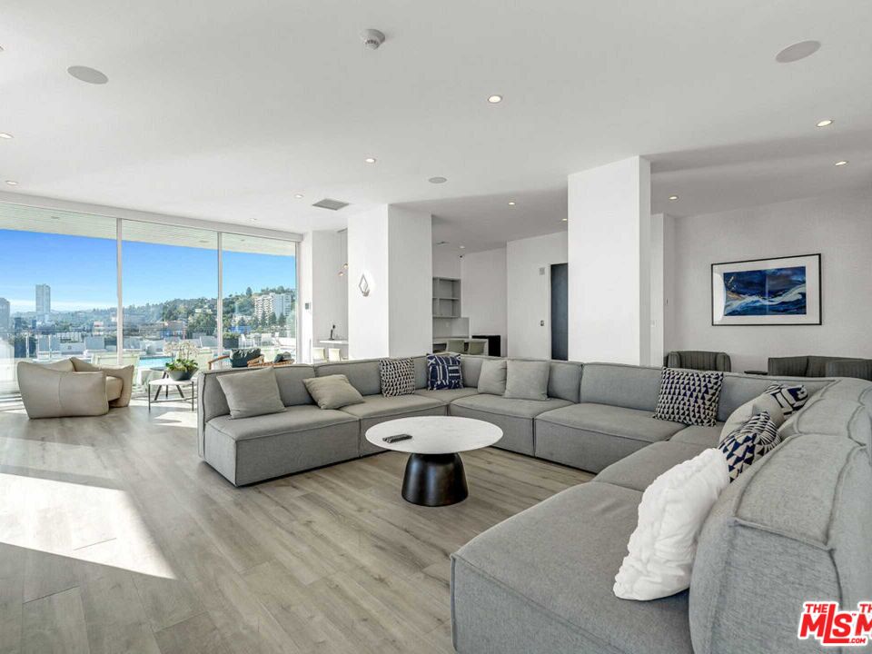 1100 Alta Loma Rd Unit: 1404