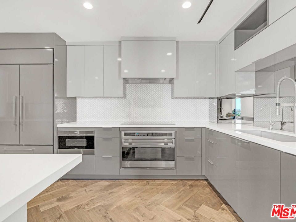 1100 Alta Loma Rd Unit: 1404