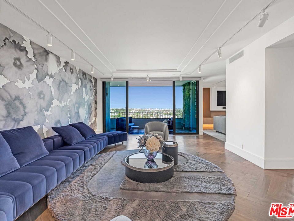 1100 Alta Loma Rd Unit: 1404