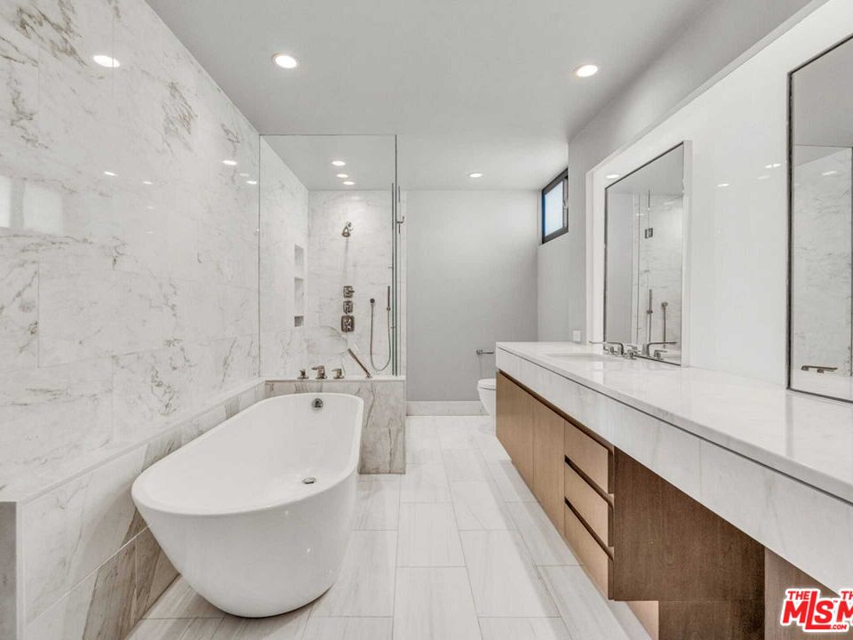 1100 Alta Loma Rd Unit: 1404