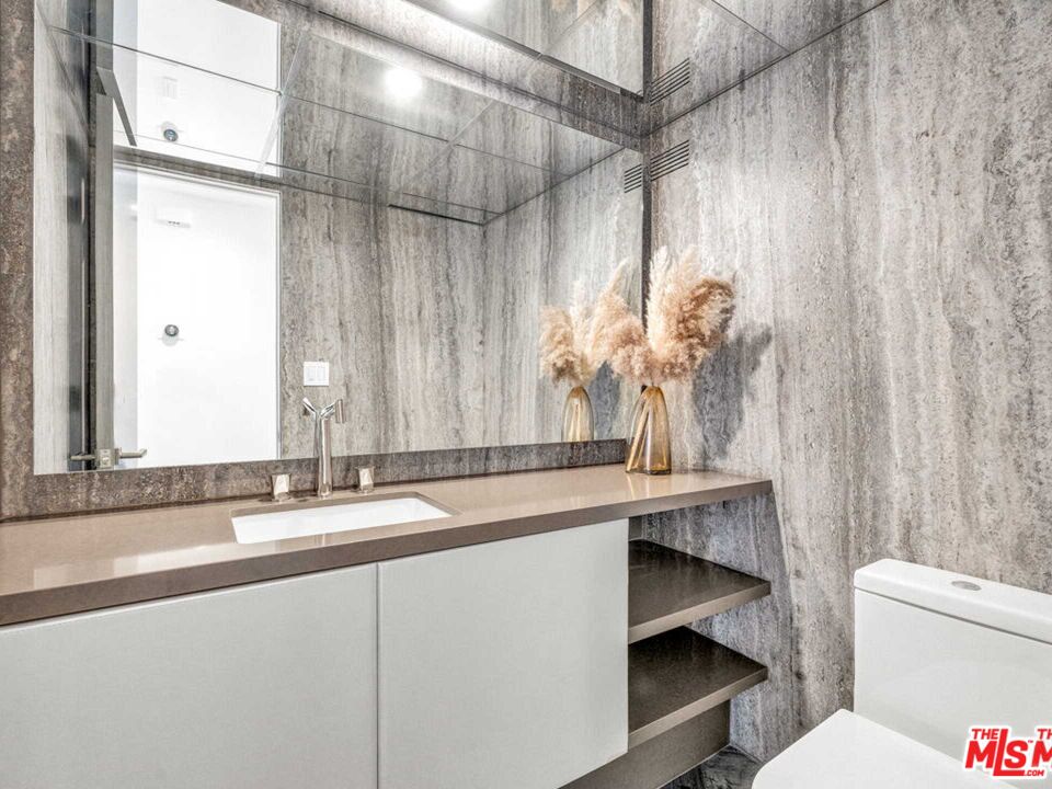 1100 Alta Loma Rd Unit: 1404