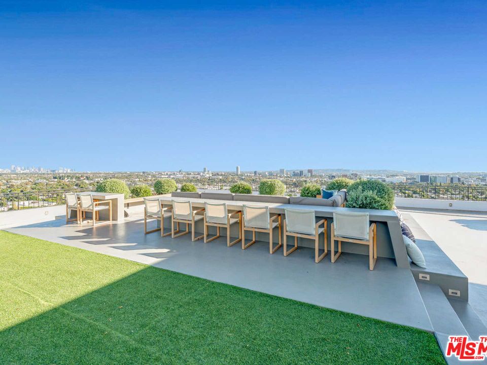 1100 Alta Loma Rd Unit: 1404