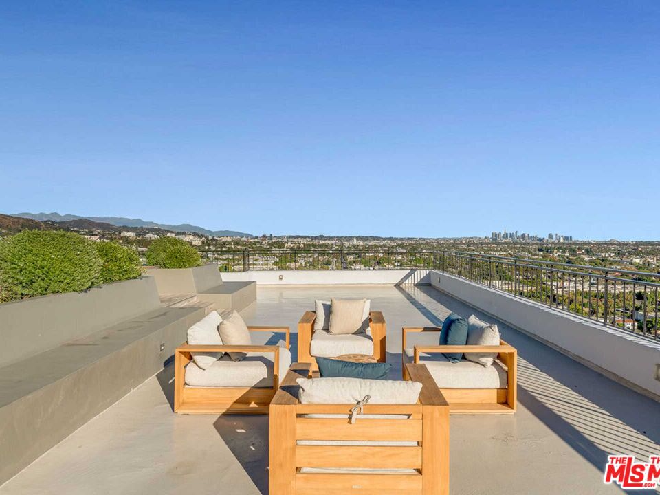 1100 Alta Loma Rd Unit: 1404