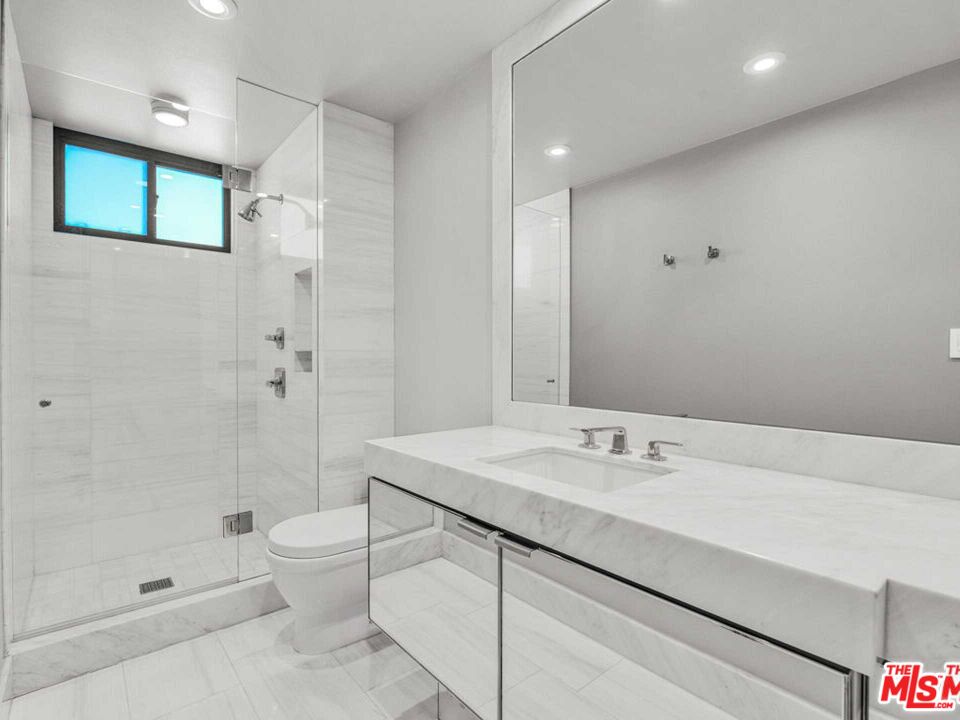 1100 Alta Loma Rd Unit: 1404