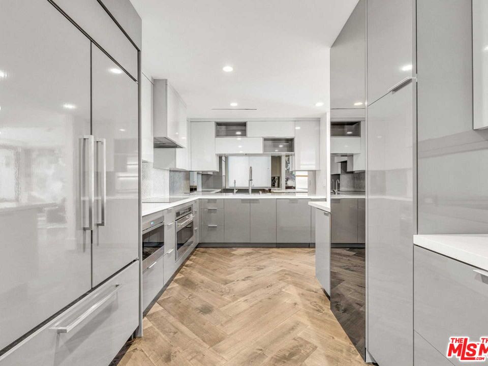 1100 Alta Loma Rd Unit: 1404