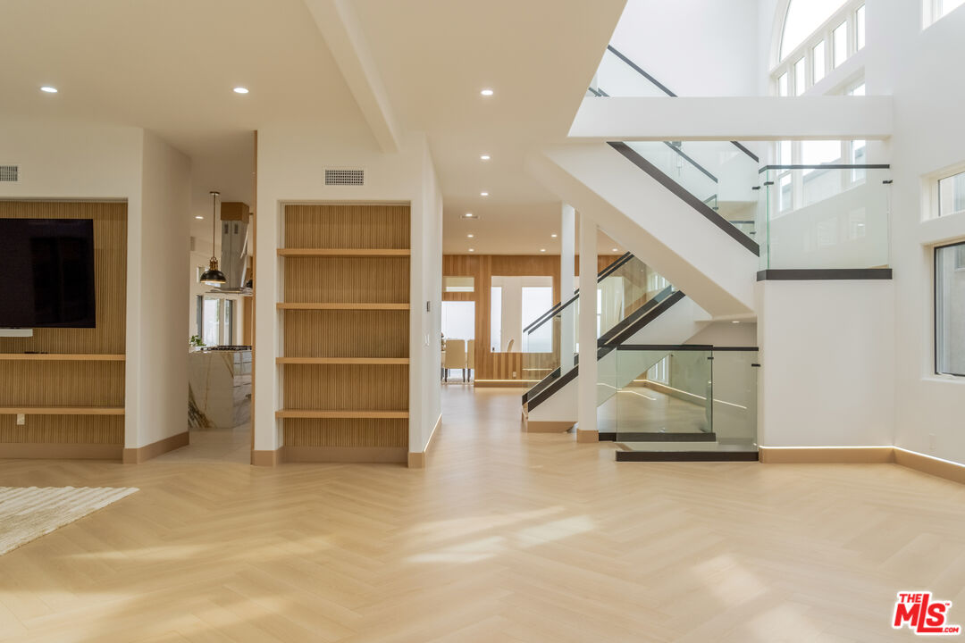 147 Napoleon St