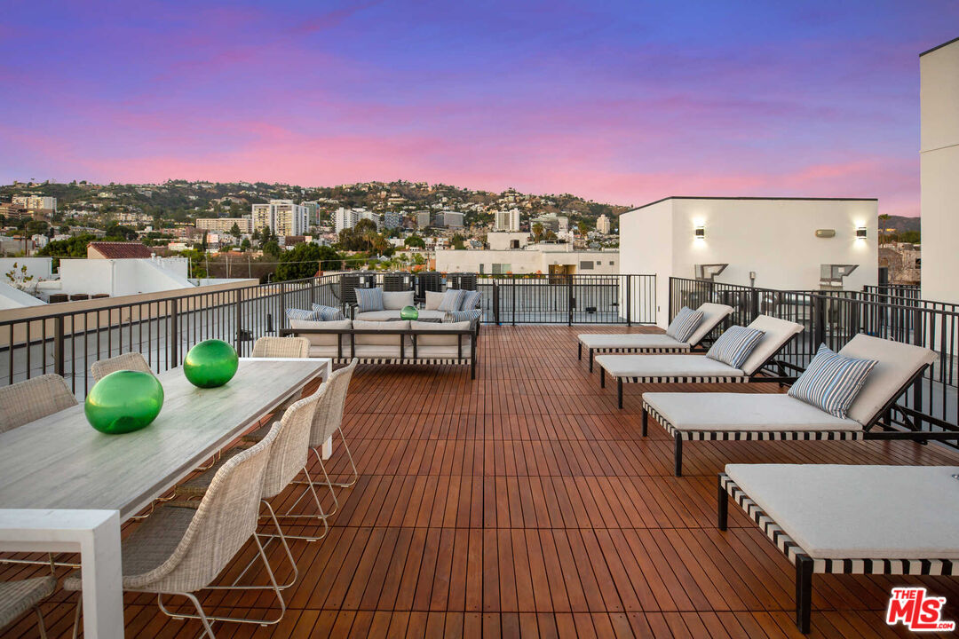 825 N Croft Ave Unit: 102