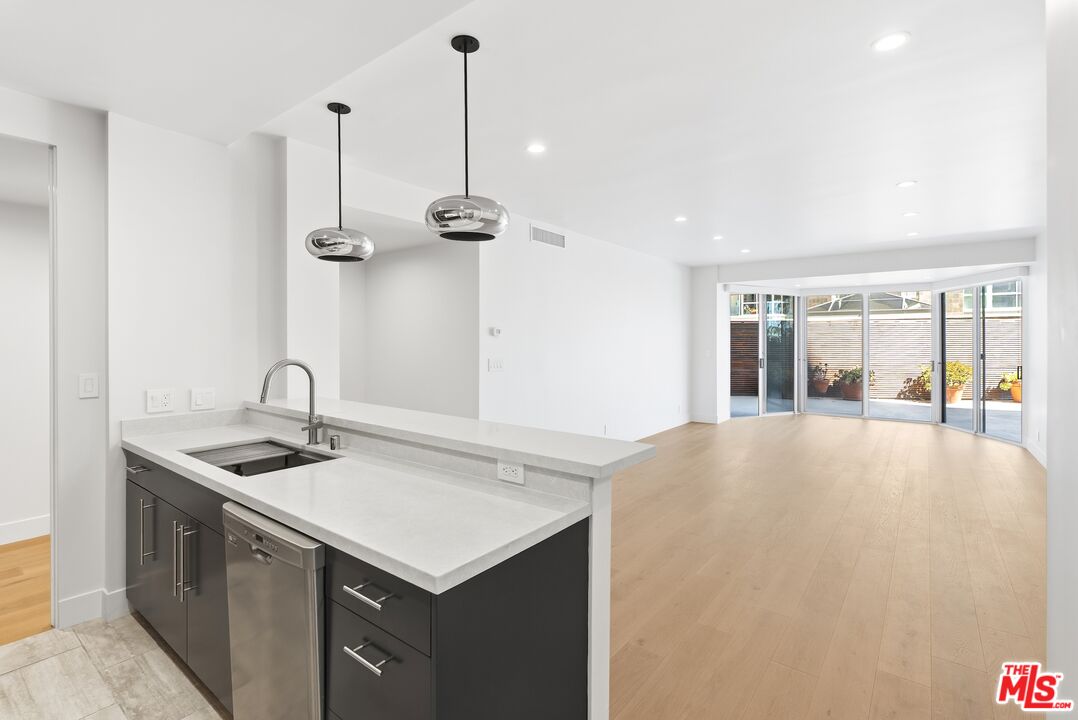 515 Ocean Ave Unit: 304N