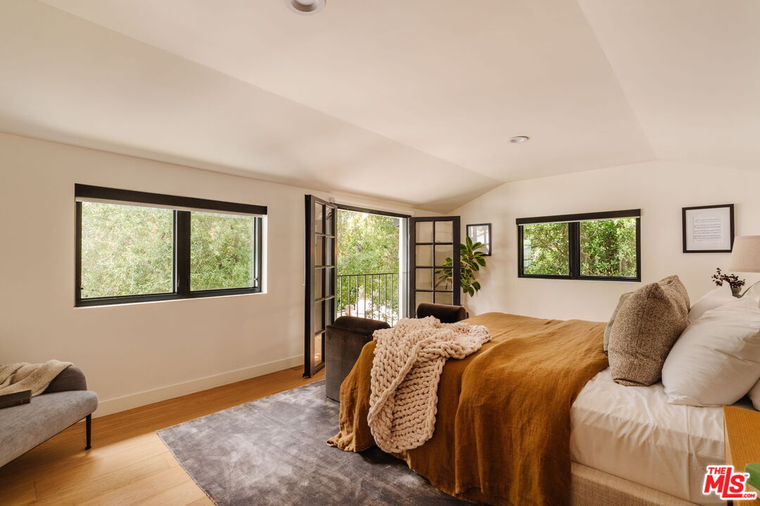 9849 Portola Dr