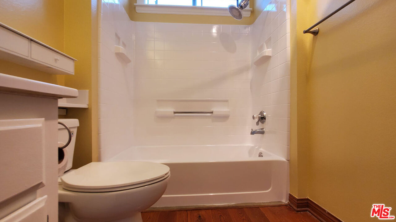 7320 Balboa Blvd Unit: 123