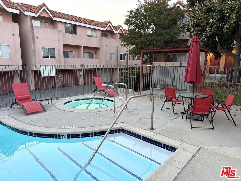 7320 Balboa Blvd Unit: 123