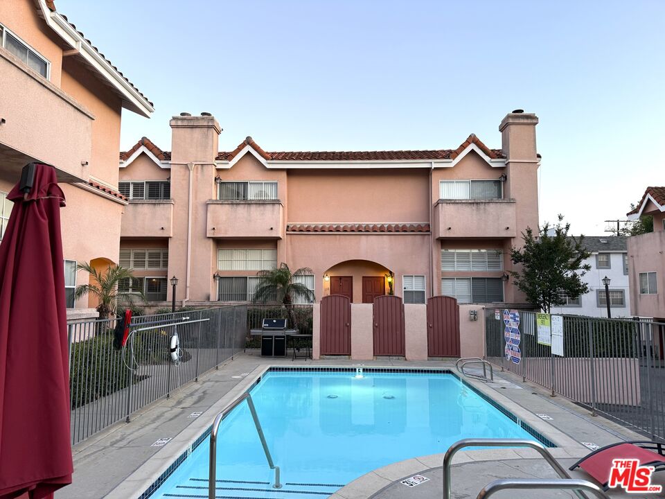 7320 Balboa Blvd Unit: 123