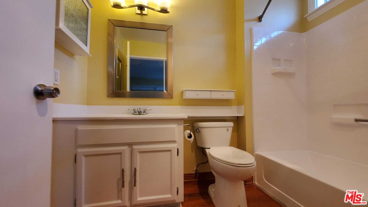 7320 Balboa Blvd Unit: 123