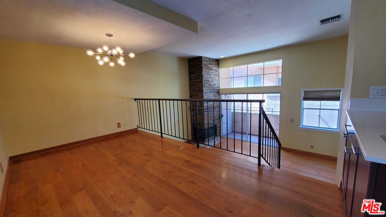 7320 Balboa Blvd Unit: 123