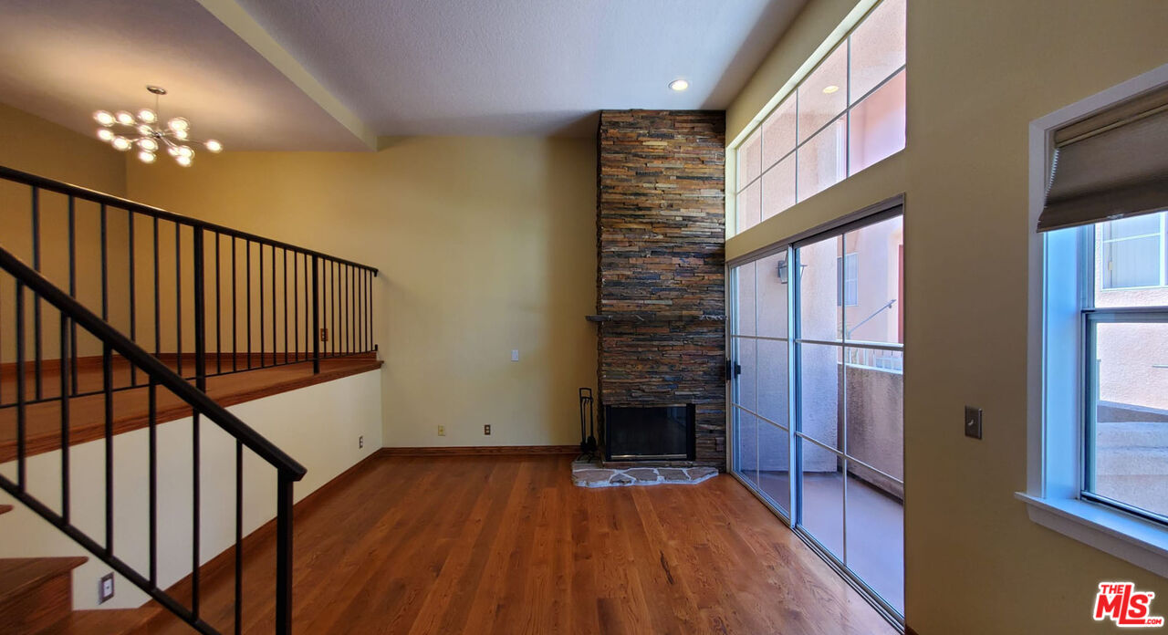 7320 Balboa Blvd Unit: 123