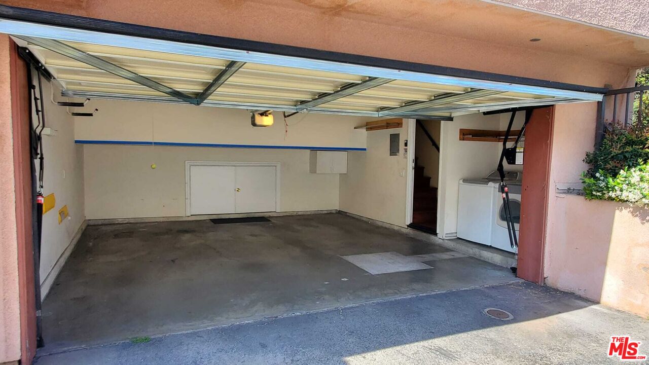 7320 Balboa Blvd Unit: 123