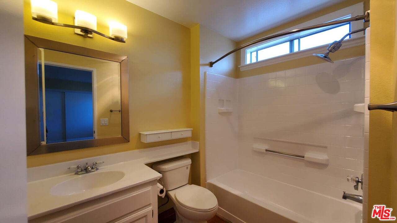 7320 Balboa Blvd Unit: 123