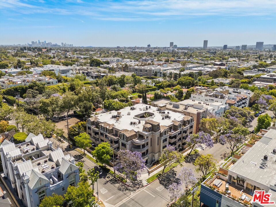 850 N Croft Ave Unit: 104
