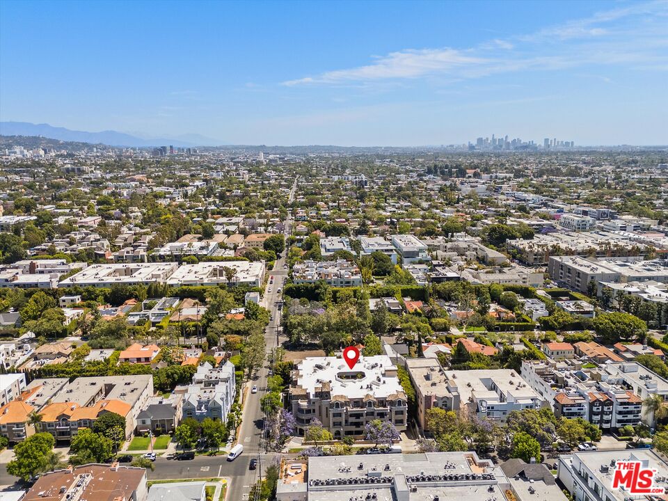 850 N Croft Ave Unit: 104