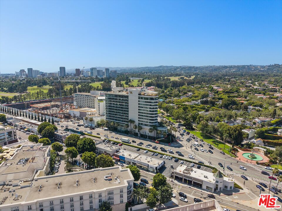 850 N Croft Ave Unit: 104