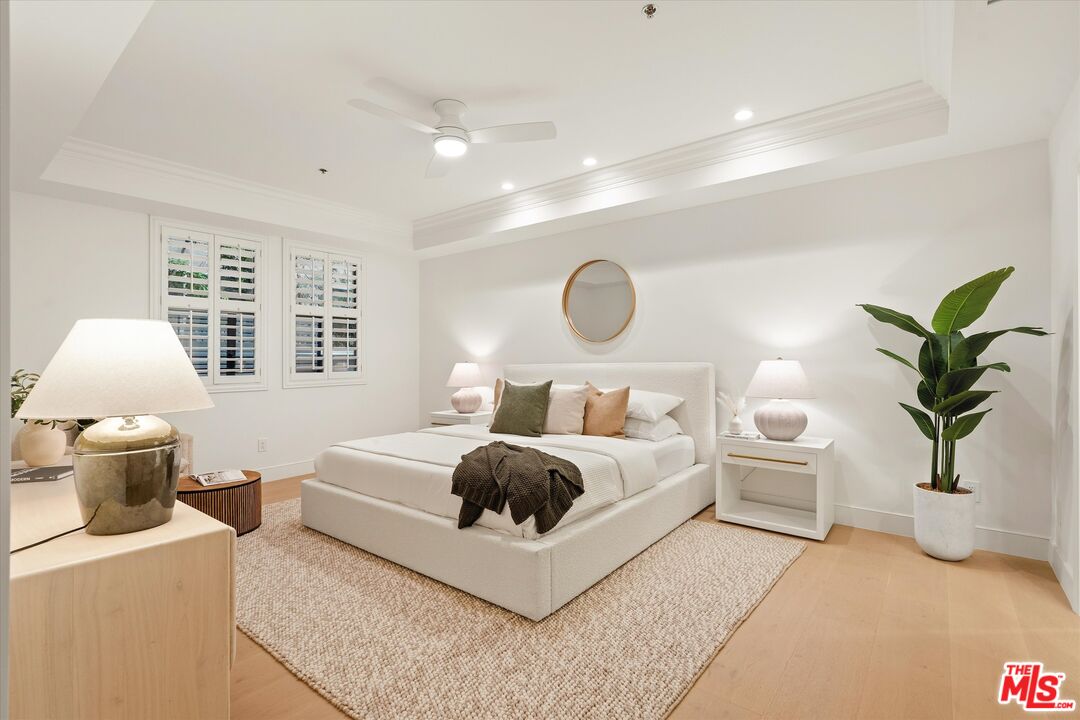 850 N Croft Ave Unit: 104