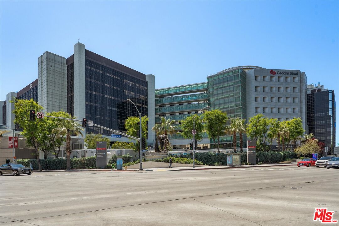 850 N Croft Ave Unit: 104