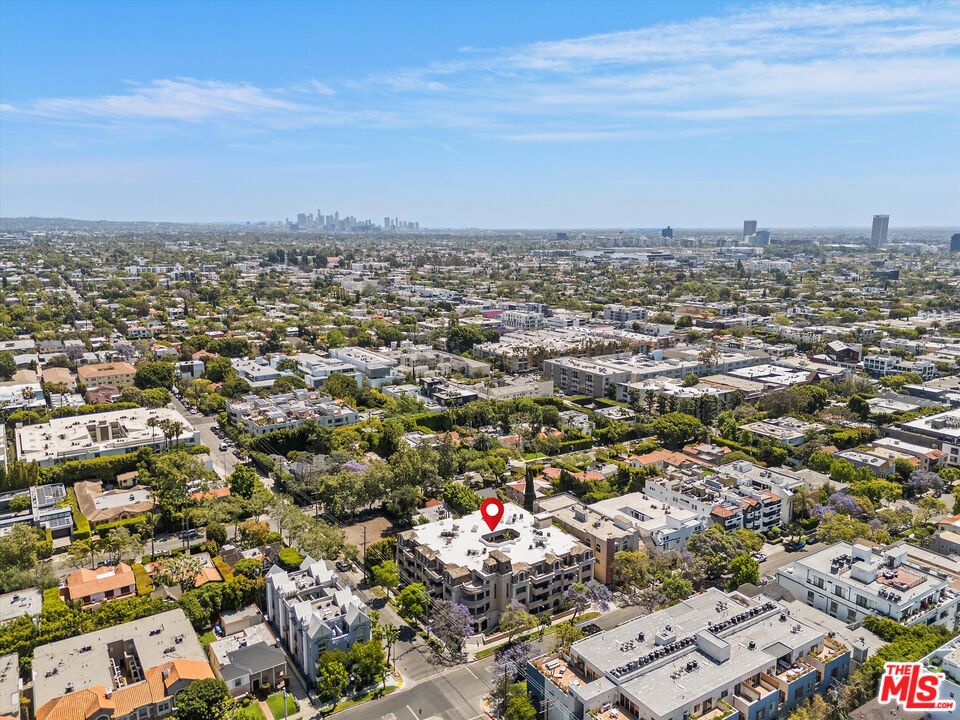 850 N Croft Ave Unit: 104