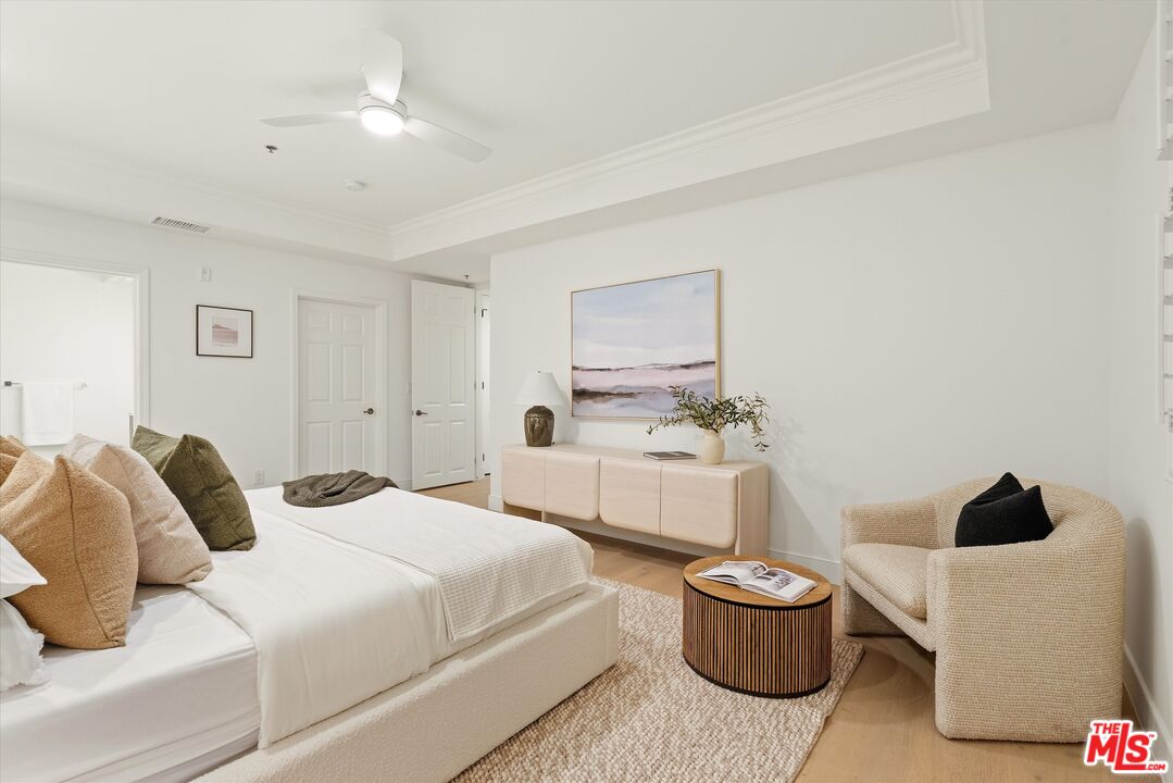 850 N Croft Ave Unit: 104