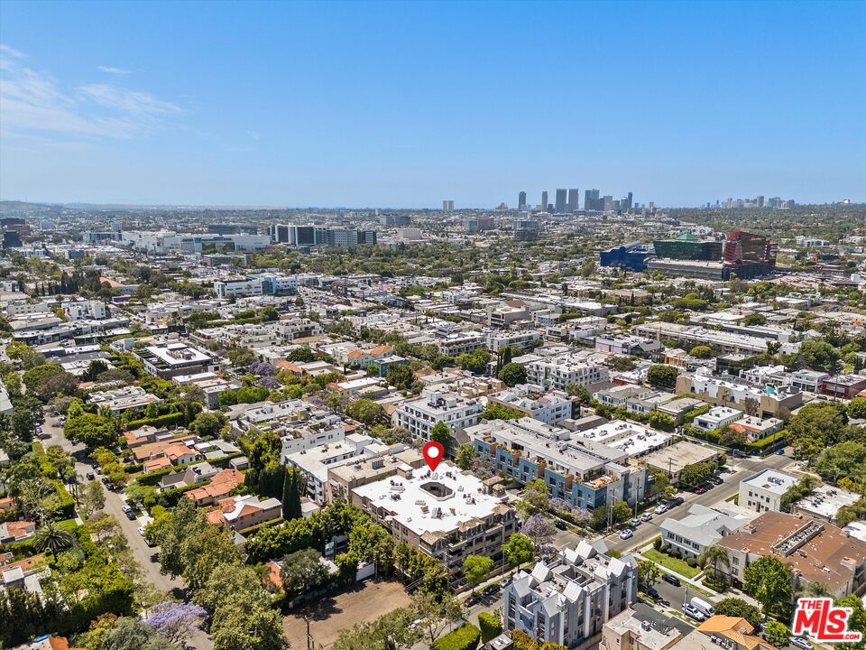 850 N Croft Ave Unit: 104