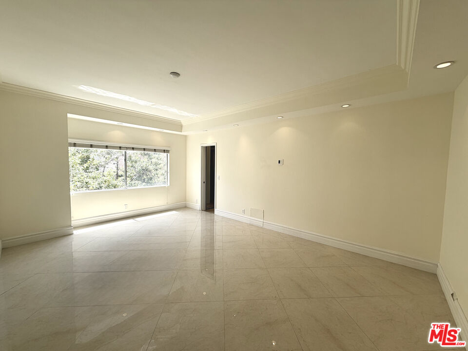 121 S Palm Dr Unit: 404