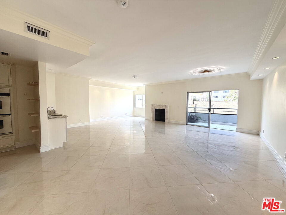 121 S Palm Dr Unit: 404