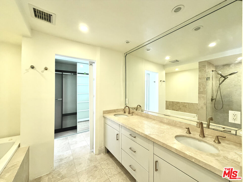 121 S Palm Dr Unit: 404