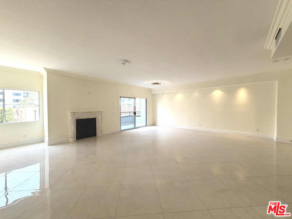 121 S Palm Dr Unit: 404