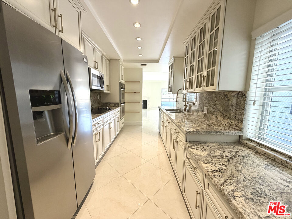 121 S Palm Dr Unit: 404