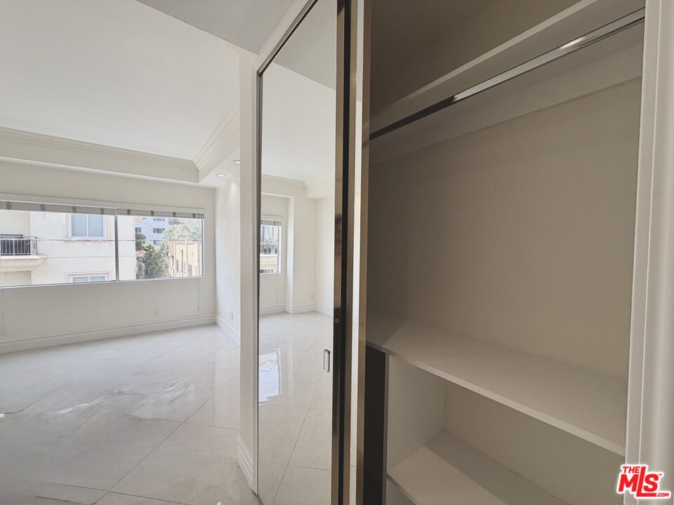 121 S Palm Dr Unit: 404