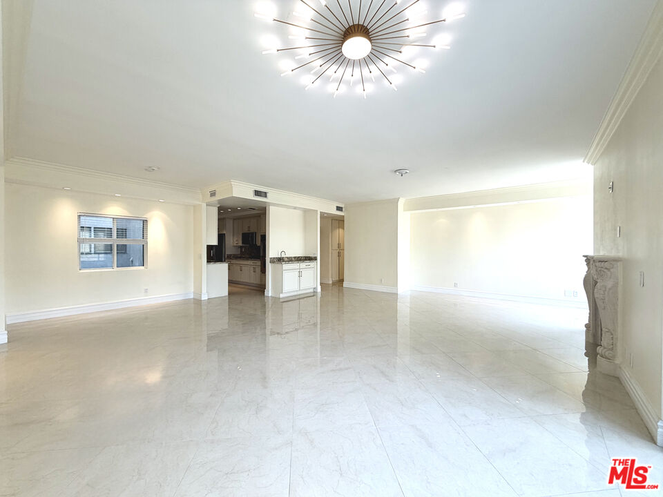 121 S Palm Dr Unit: 404