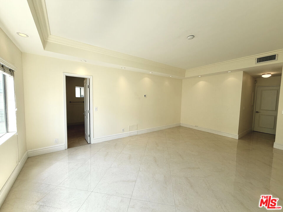 121 S Palm Dr Unit: 404