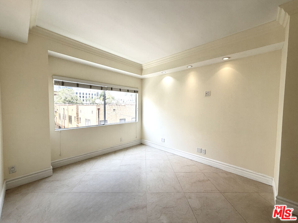 121 S Palm Dr Unit: 404