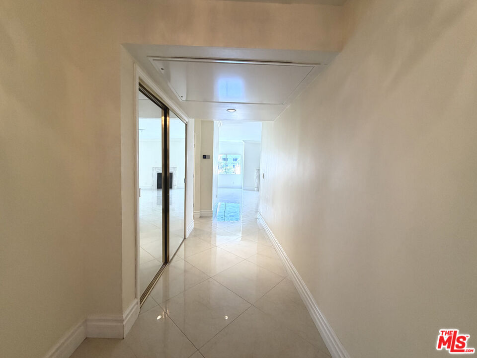 121 S Palm Dr Unit: 404
